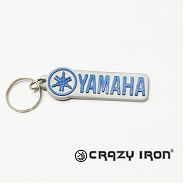 фото Брелок резиновый CRAZY IRON с логотипом YAMAHA, серый  PVC-YAM-AM