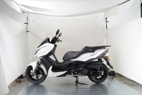 Скутер Vento Z1 - 300cc (replica Kawasaki J300) J1-White , фото 16 фото Скутер Vento Z1 - 300cc (replica Kawasaki J300) J1-White , , , фото 16