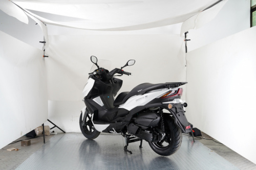 Скутер Vento Z1 - 300cc (replica Kawasaki J300) J1-White , фото 19 фото Скутер Vento Z1 - 300cc (replica Kawasaki J300) J1-White , , , фото 19