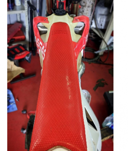 фото Чехол сиденья EnduroElement красный E2-SC-R ,  , , 